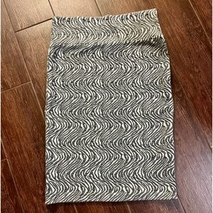 LuLaRoe Pull on Pencil Skirt Size Small Gray